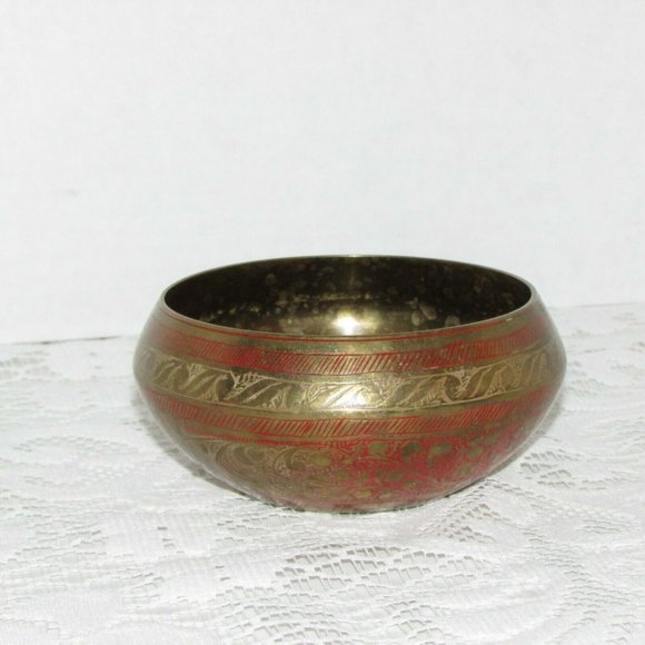 Vintage Etched Brass Low Vase Boho Planter Red Black Enamel 4" Decorative - Picture 4 of 6